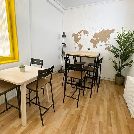 Az The Bridge Hostel - Coliving Zaragoza Bagian luar foto