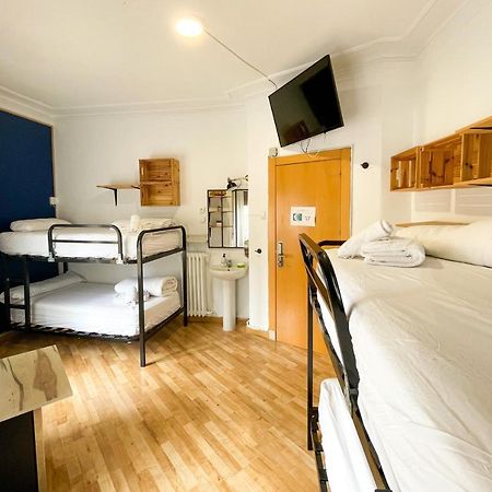 Az The Bridge Hostel - Coliving Zaragoza Bagian luar foto