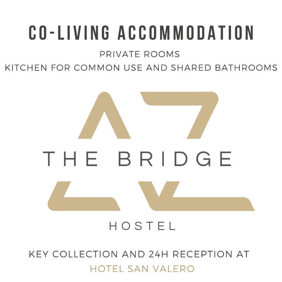 Az The Bridge Hostel - Coliving Zaragoza Bagian luar foto