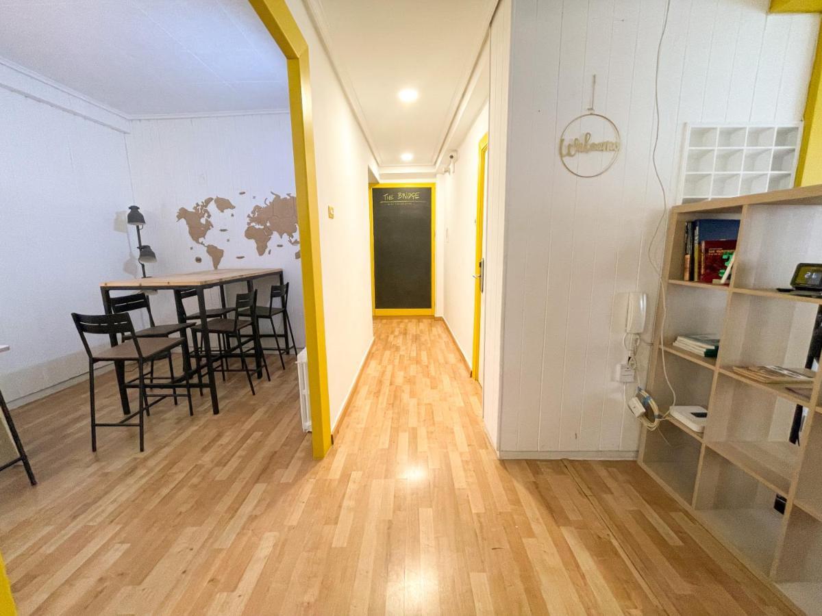Az The Bridge Hostel - Coliving Zaragoza Bagian luar foto