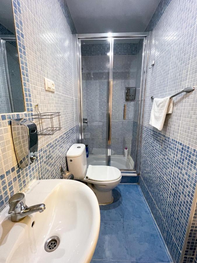 Az The Bridge Hostel - Coliving Zaragoza Bagian luar foto