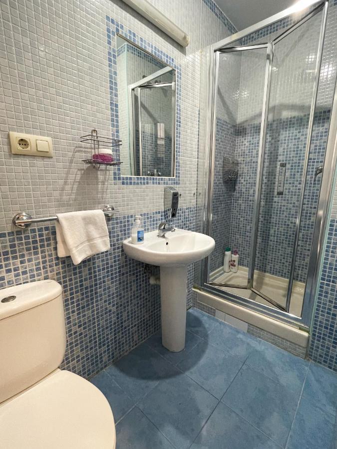 Az The Bridge Hostel - Coliving Zaragoza Bagian luar foto