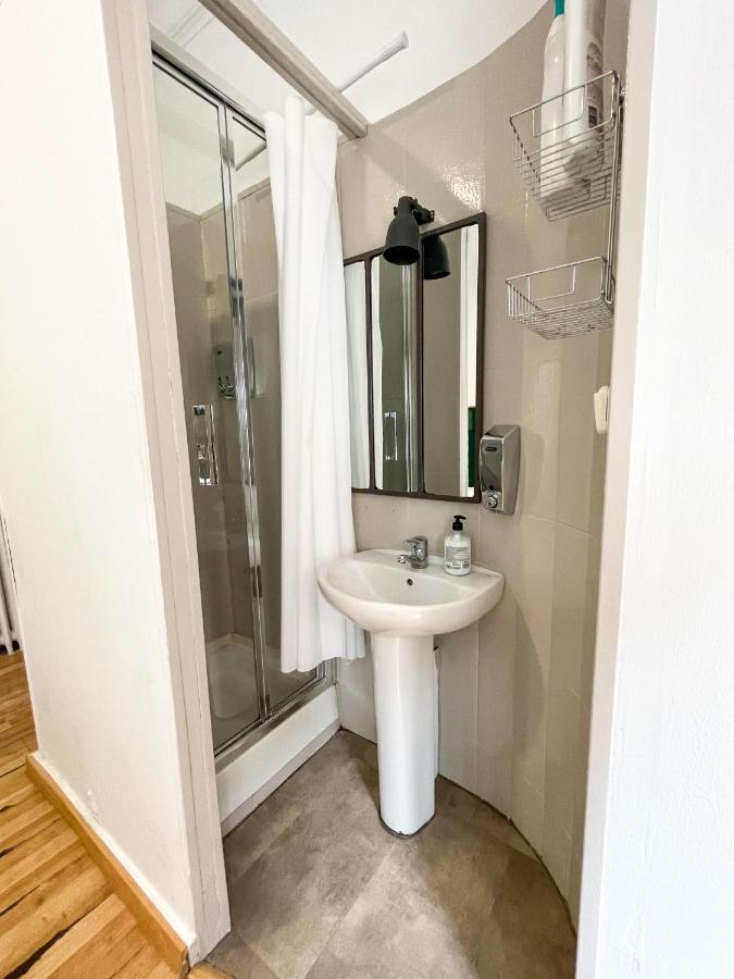 Az The Bridge Hostel - Coliving Zaragoza Bagian luar foto